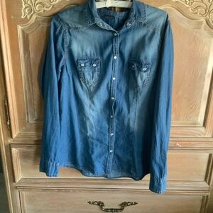 Blue lightweight cotton western snap front shirt 8-10 M